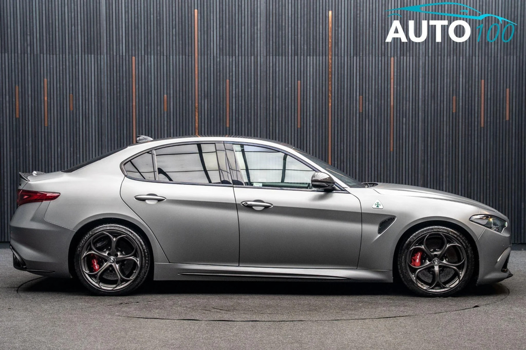 Alfa Romeo Giulia Red #11