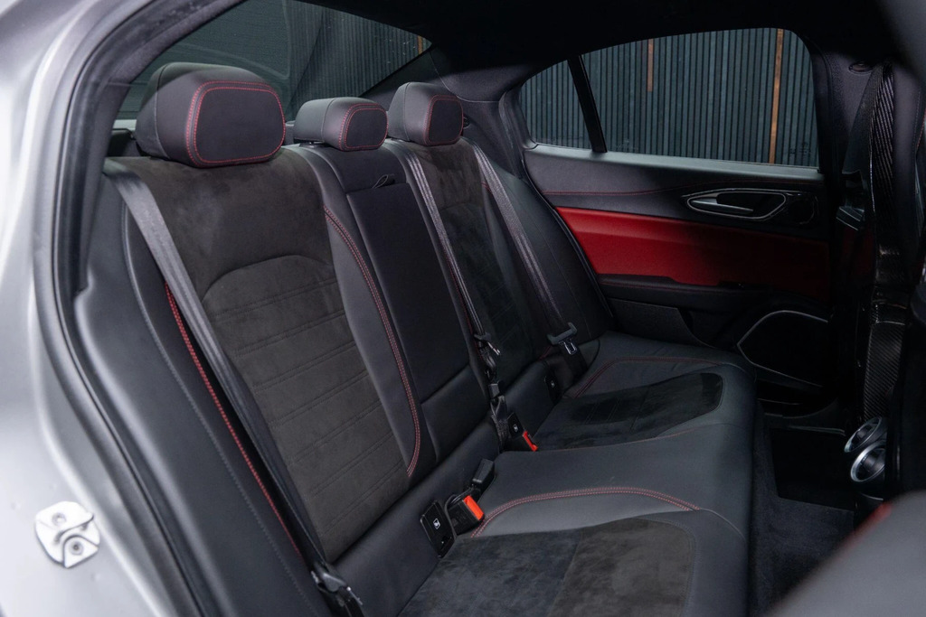 Alfa Romeo Giulia Red #16