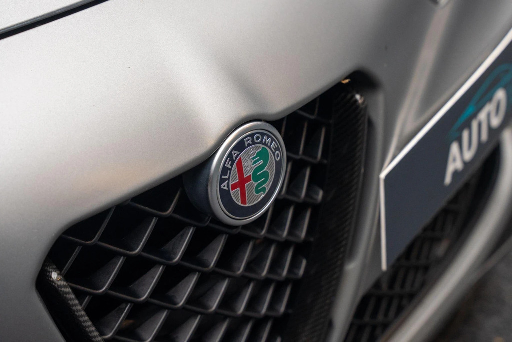 Alfa Romeo Giulia Red #37