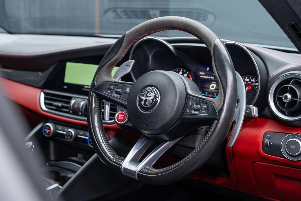 Alfa Romeo Giulia Red #38