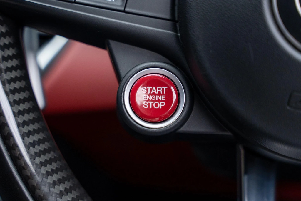 Alfa Romeo Giulia Red #31