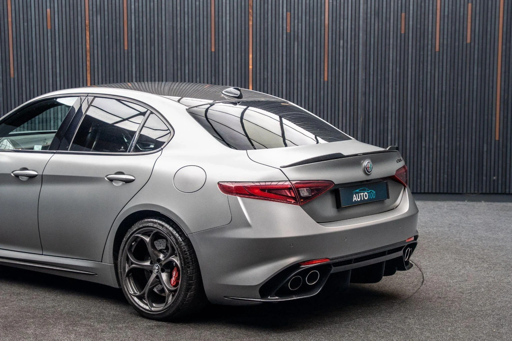 Alfa Romeo Giulia Red #19