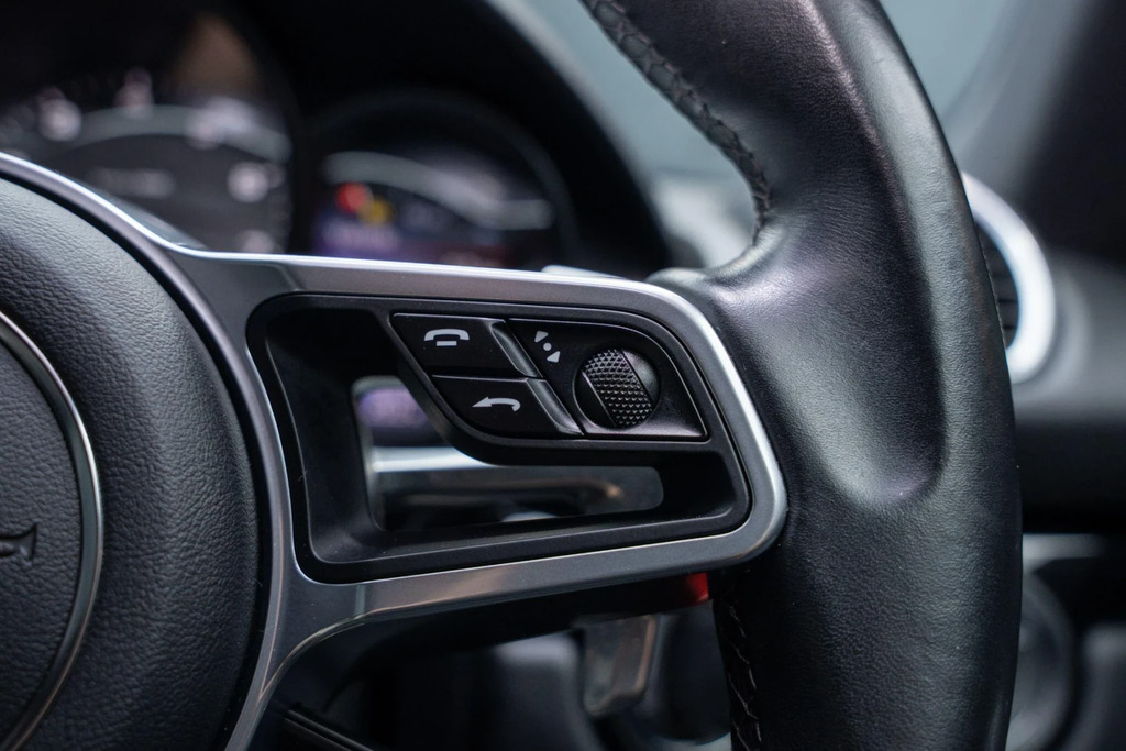 Porsche 718 Cayman 2L Null Silver #27