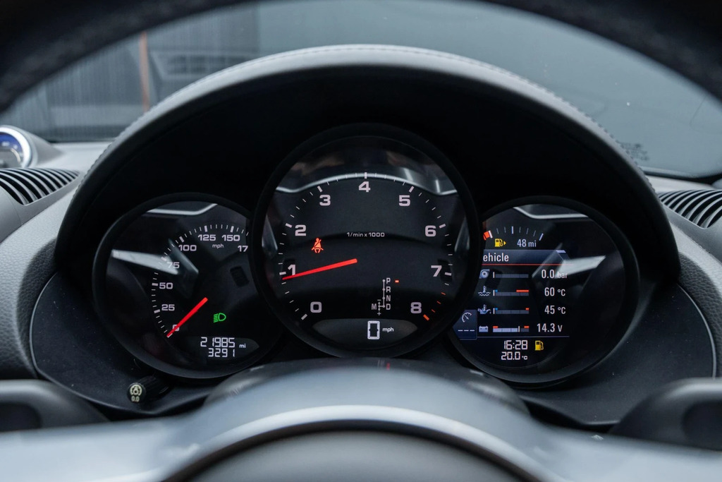 Porsche 718 Cayman 2L Null Silver #29