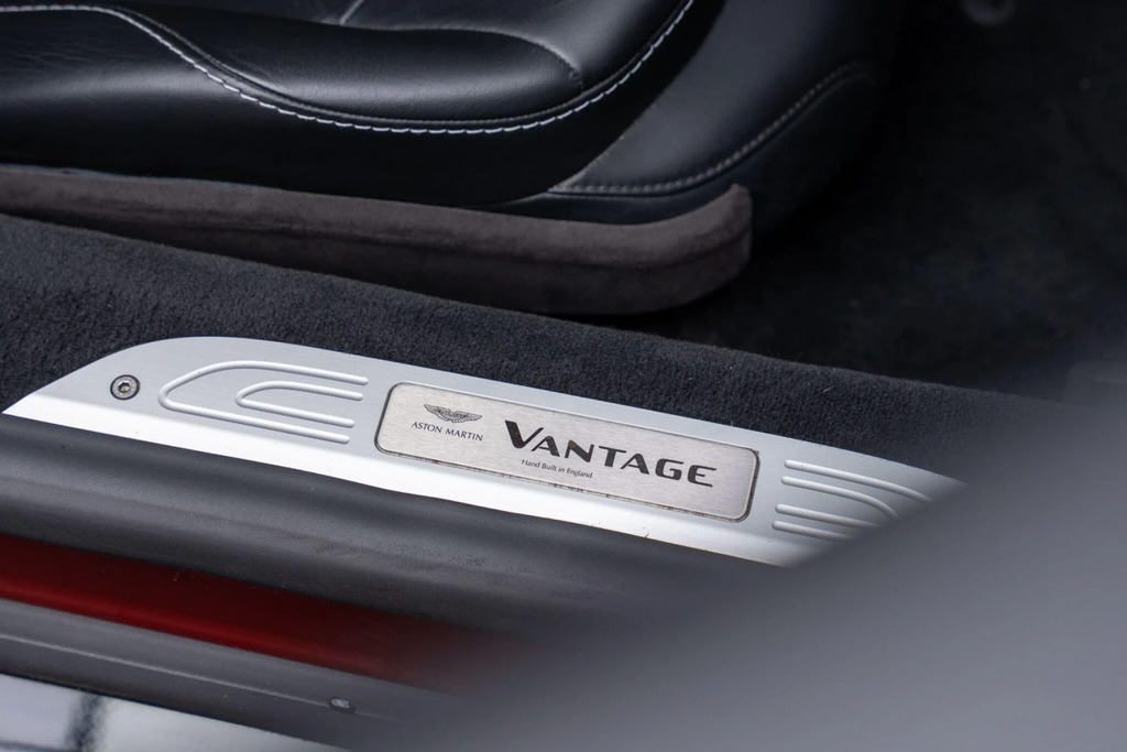 Aston Martin Vantage 4.0L V8 Coupe Blue #33