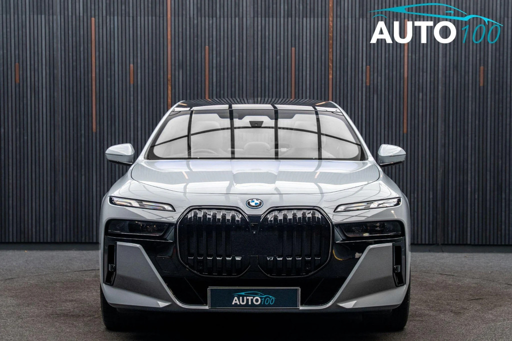 BMW i7 I7 M70 Xdrive Blue #9