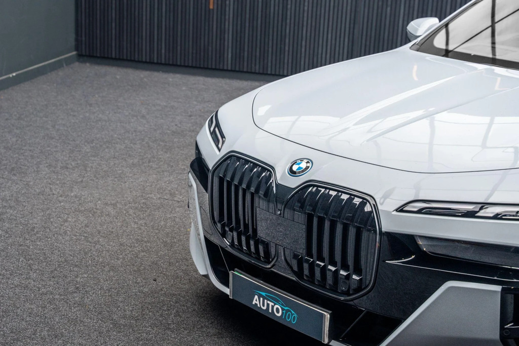 BMW i7 I7 M70 Xdrive Blue #32