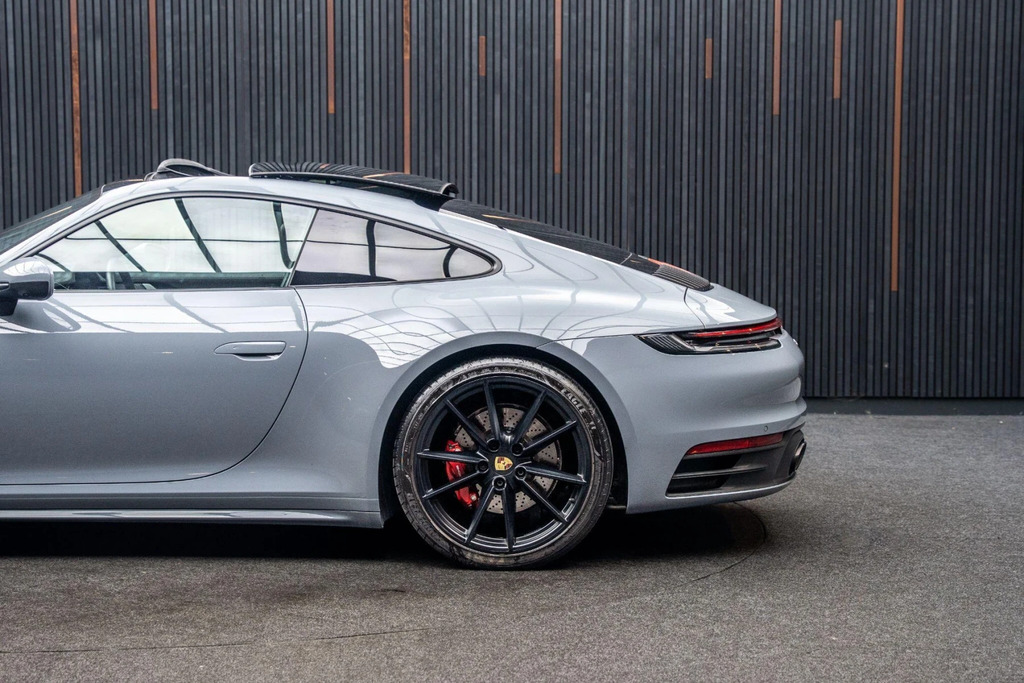 Porsche 911 Targa 4S 2024 Black #17