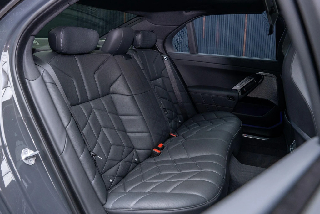 BMW 7 Series M760e Xdrive Ultimate Pack Grey #14