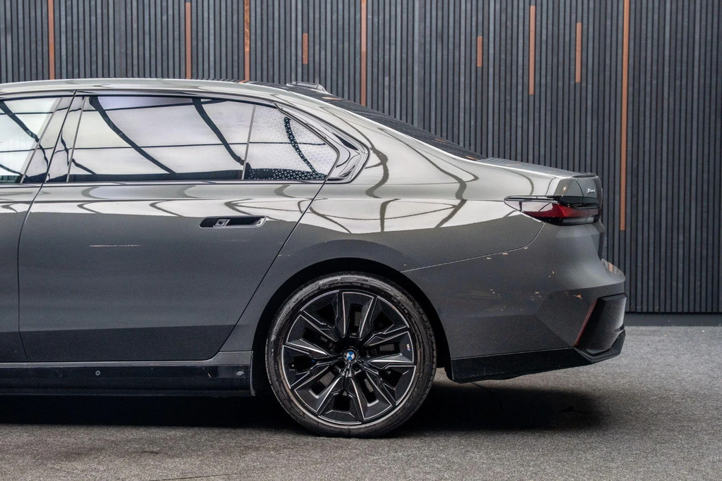BMW 7 Series M760e Xdrive Ultimate Pack Grey #17