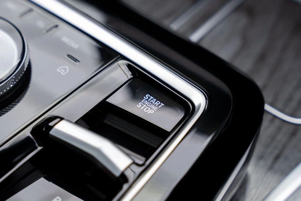 BMW 7 Series M760e Xdrive Ultimate Pack Grey #42