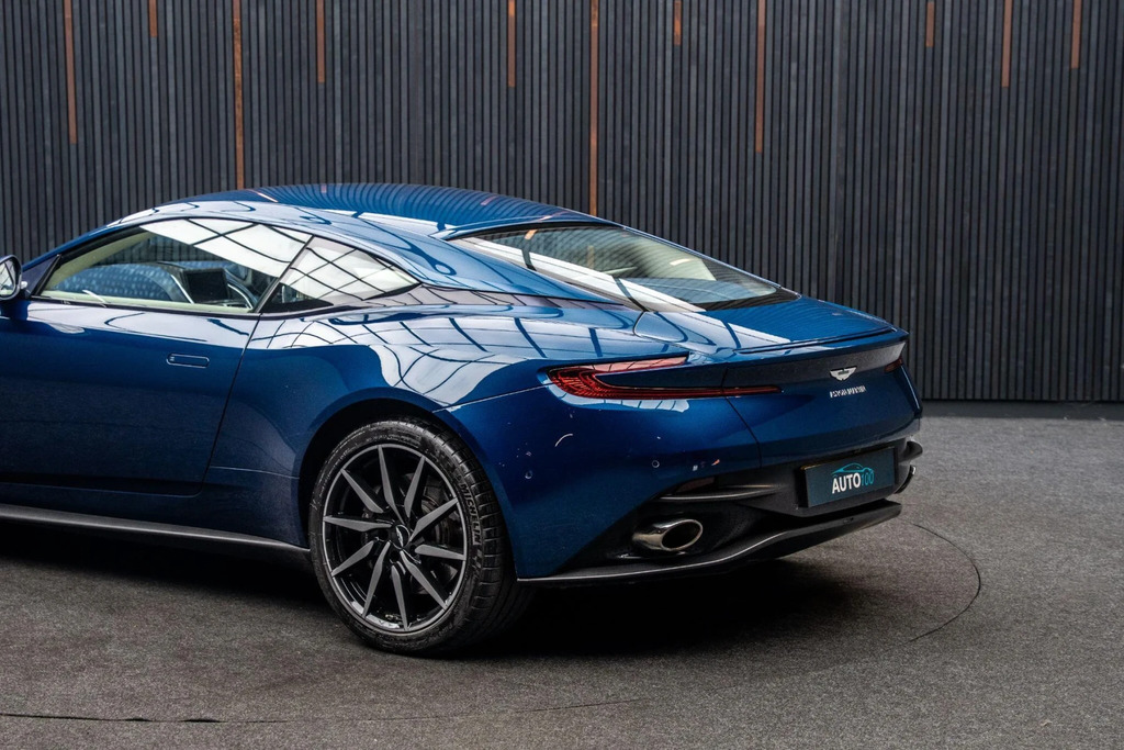 Aston Martin DB11 Amr V12 Coupe White #19