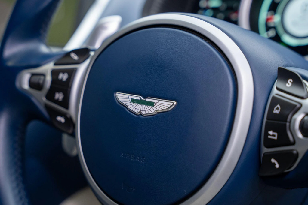 Aston Martin DB11 Amr V12 Coupe White #30