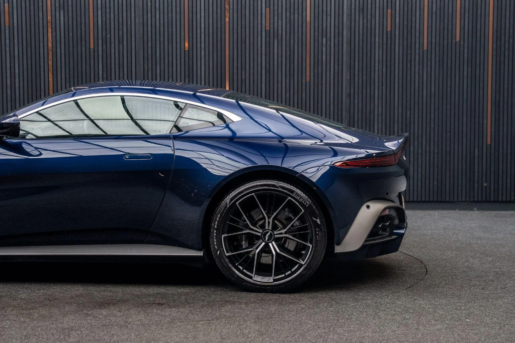Aston Martin Vantage Vantage V8 Roadster Silver #10