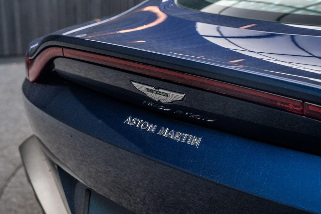 Aston Martin Vantage Vantage V8 Roadster Silver #27