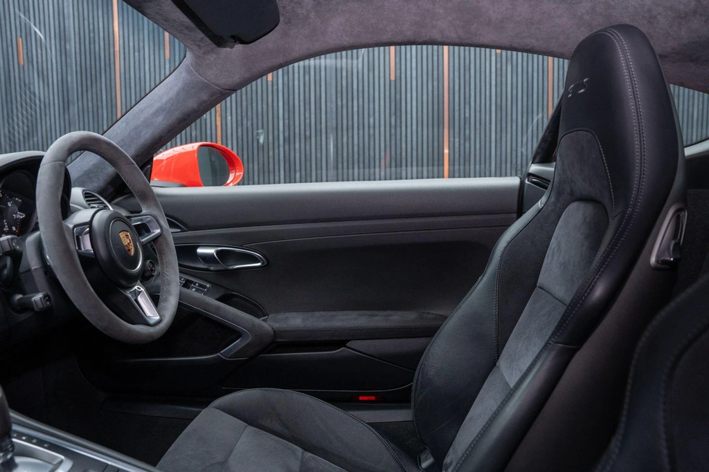Porsche 718 Cayman 718 Cayman Black #40