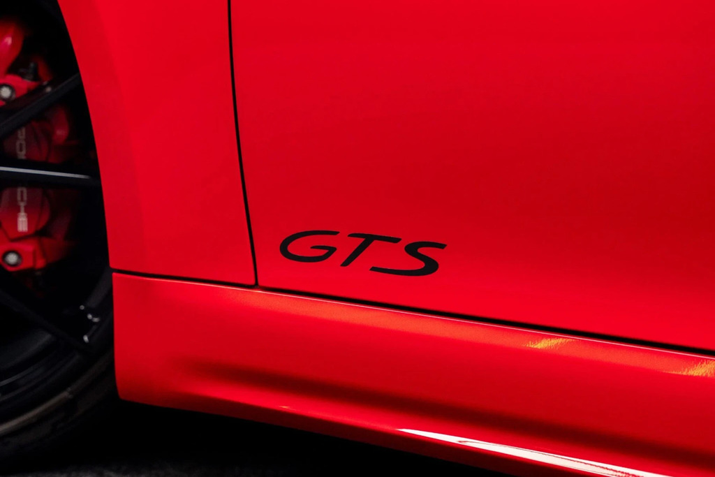 Porsche 718 Cayman 718 Cayman Black #25