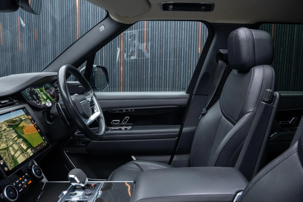 Land Rover Range Rover 4.4 P530 V8 First Edition Grey #45