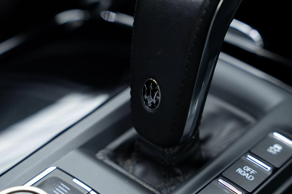 Maserati Levante V6 5dr Auto Blue #32