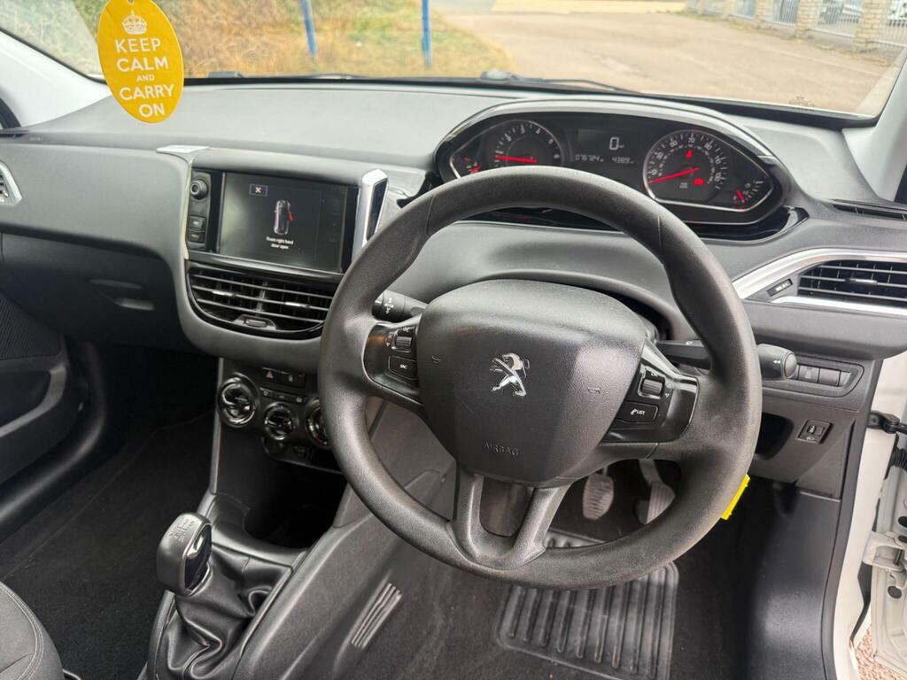 Peugeot 208 208 Active Silver #10