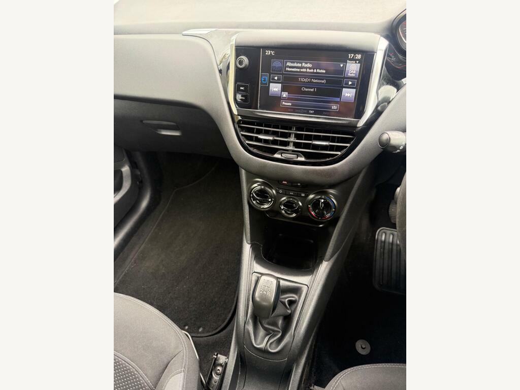 Peugeot 208 208 Active Silver #11