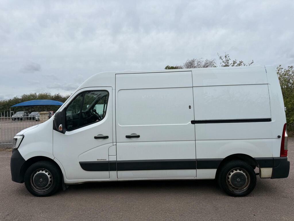 Renault Master 2.3 Dci 33 Business Fwd Mwb Medium Roof Euro 6 White #4