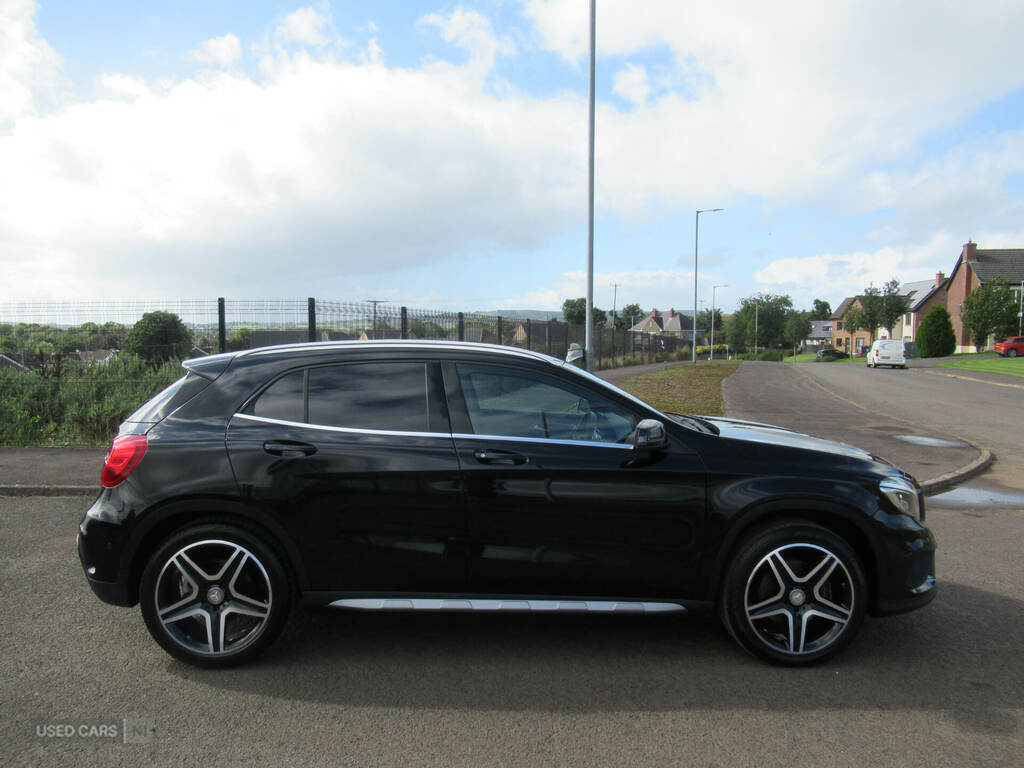 Mercedes-Benz GLA Class Gla 220 Cdi 4Matic Amg Line Pre Plus JRZ6648 Black #4