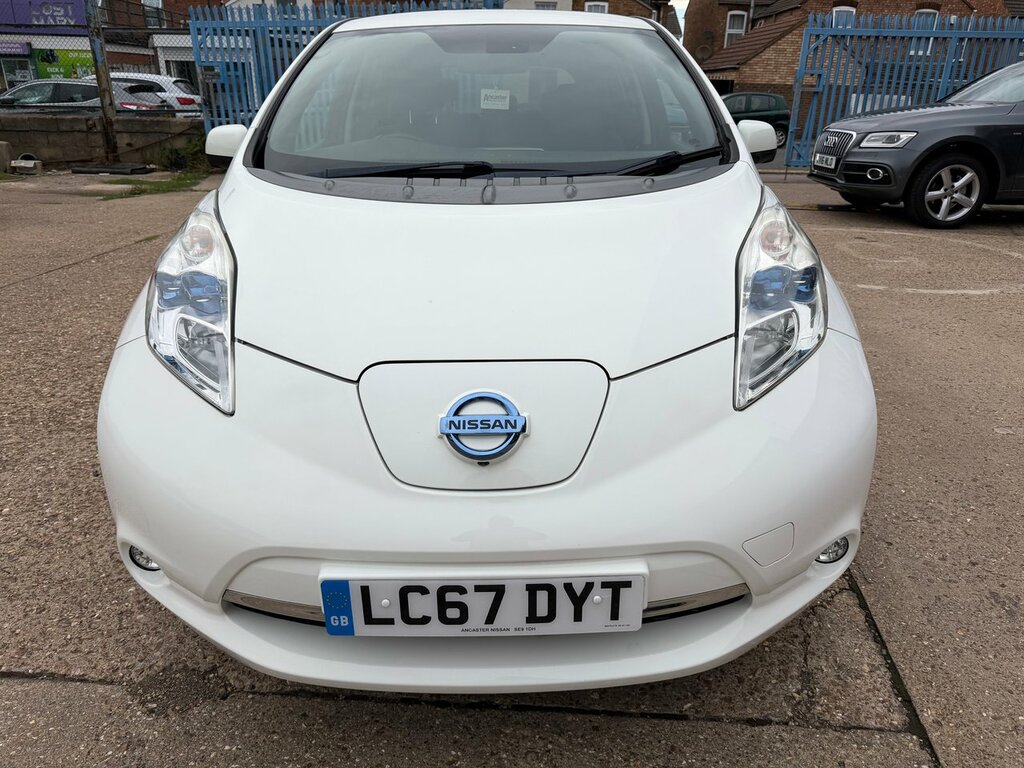 Nissan Leaf 30Kwh Tekna 5Dr, White #2