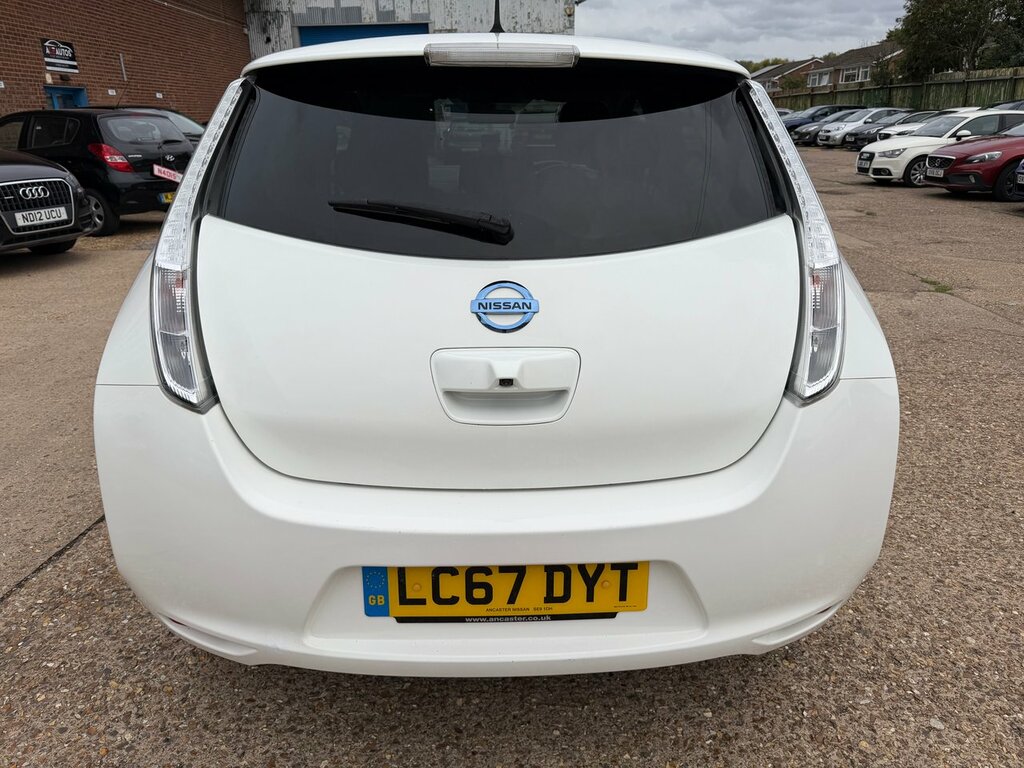 Nissan Leaf 30Kwh Tekna 5Dr, White #6