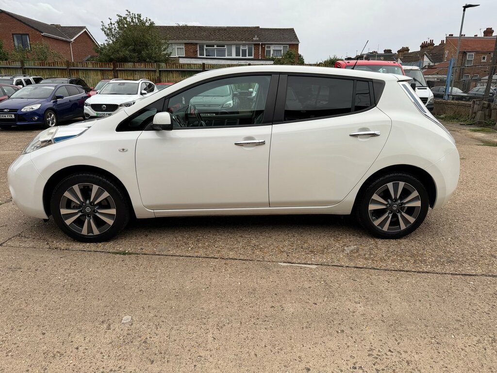 Nissan Leaf 30Kwh Tekna 5Dr, White #5