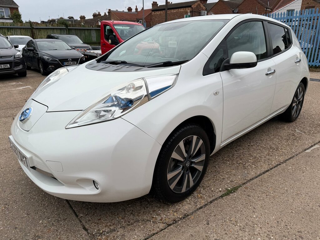 Nissan Leaf 30Kwh Tekna 5Dr, White #3
