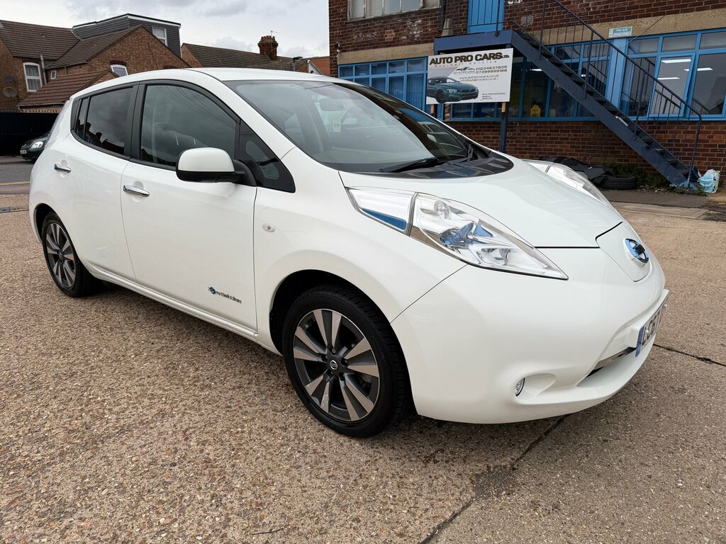 Nissan Leaf 30Kwh Tekna 5Dr, White