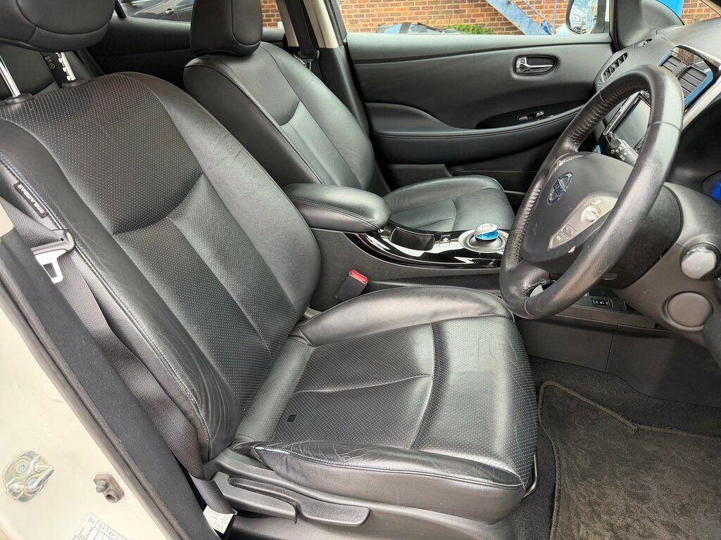 Nissan Leaf 30Kwh Acenta White #9
