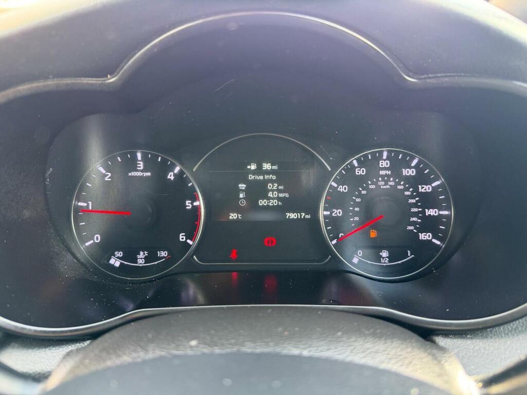 Kia Carens 1.7 Crdi 3 Isg 139 Bhp Silver #51