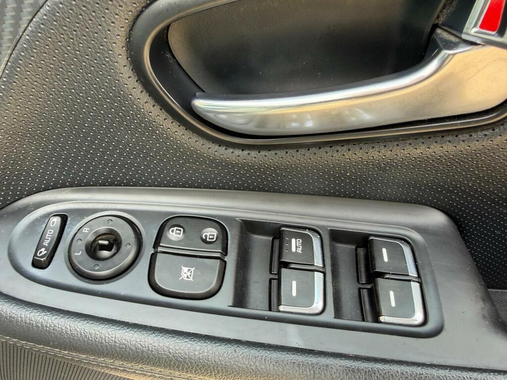 Kia Carens 1.7 Crdi 3 Isg 139 Bhp Silver #24