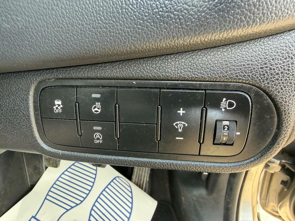 Kia Carens 1.7 Crdi 3 Isg 139 Bhp Silver #26
