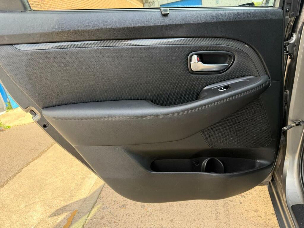 Kia Carens 1.7 Crdi 3 Isg 139 Bhp Silver #50