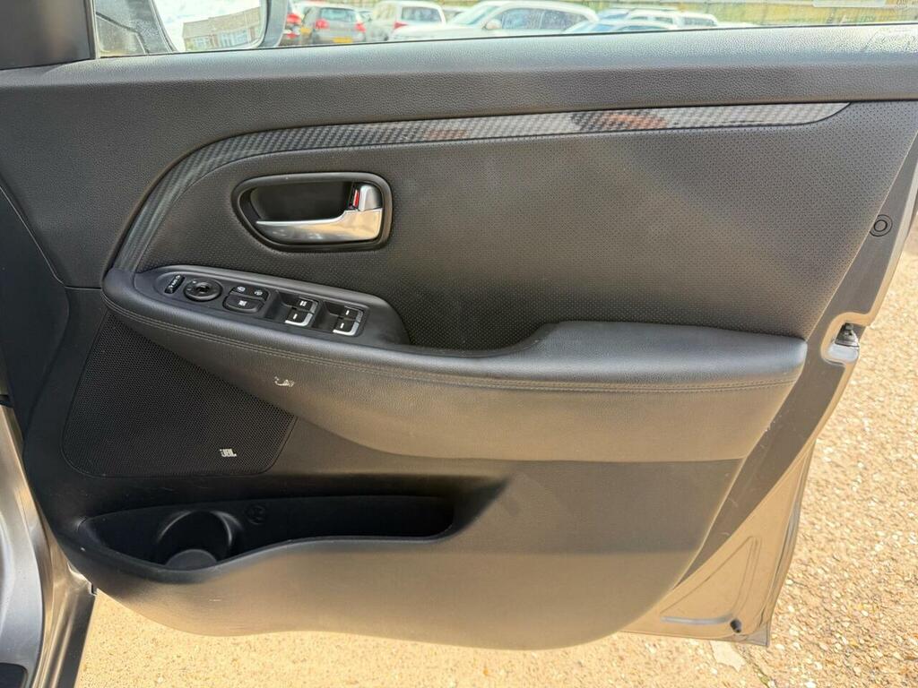 Kia Carens 1.7 Crdi 3 Isg 139 Bhp Silver #22