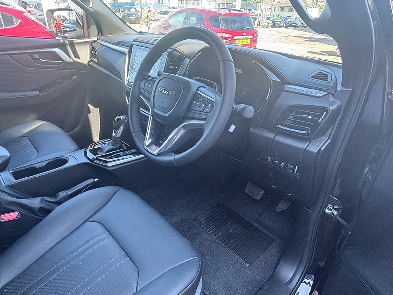Isuzu D-Max Dl40 Dcb Black #3