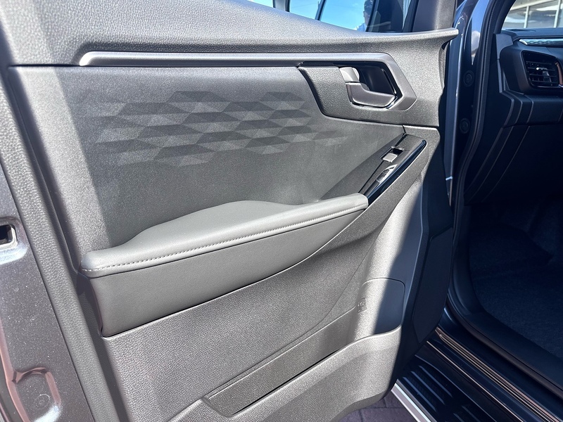 Isuzu D-Max 2.5Td Yukon Double Cab 4X4 Silver #40