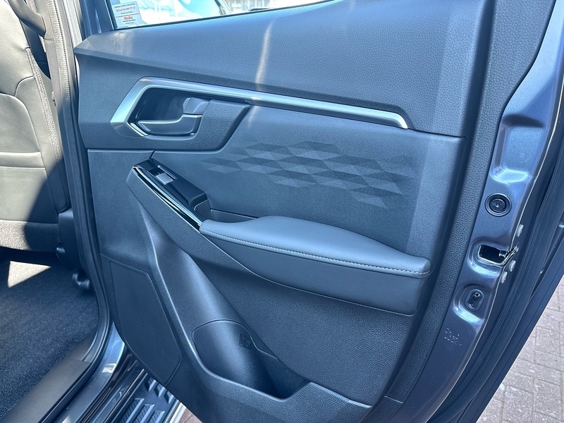 Isuzu D-Max 2.5Td Yukon Double Cab 4X4 Silver #46