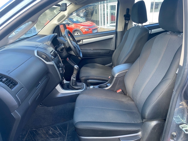 Isuzu D-Max 2.5 Td Yukon 4X4 Black #11