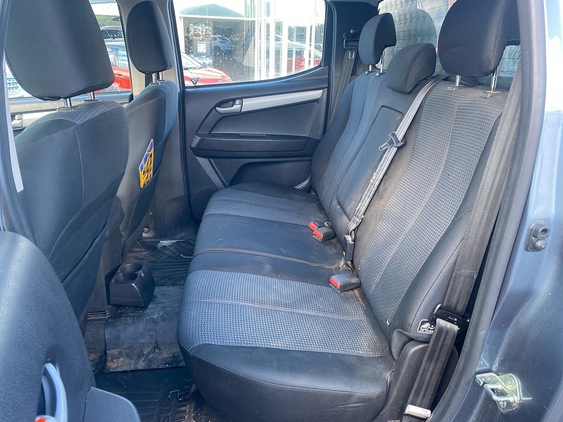 Isuzu D-Max 2.5 Td Yukon 4X4 Black #10