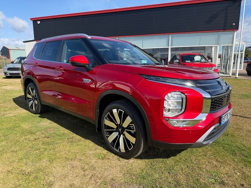 Mitsubishi Outlander Nativa Red #2