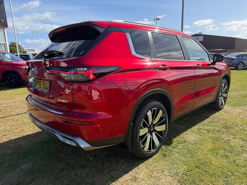 Mitsubishi Outlander Nativa Red #4