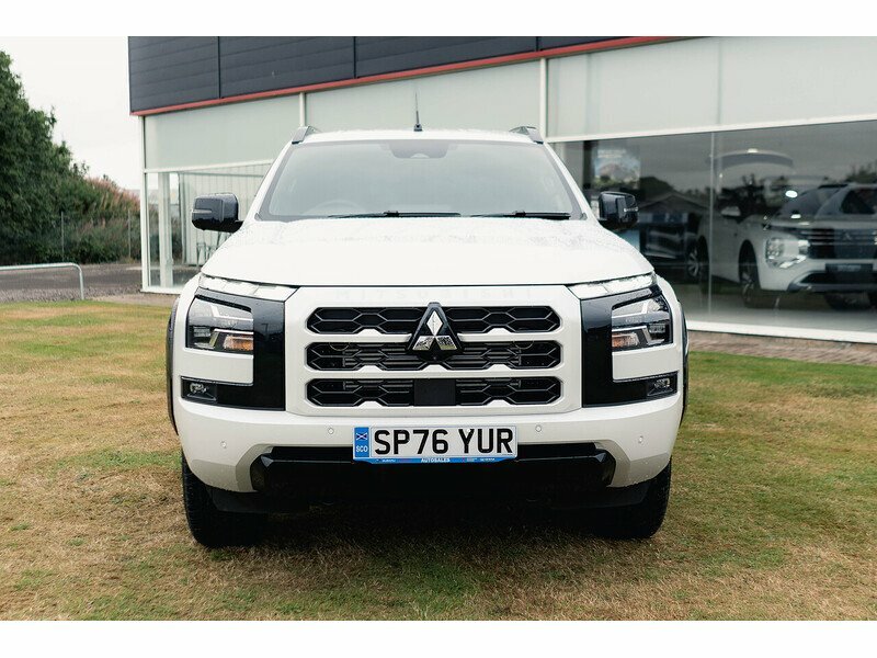 Mitsubishi L200 Barbarian White #4