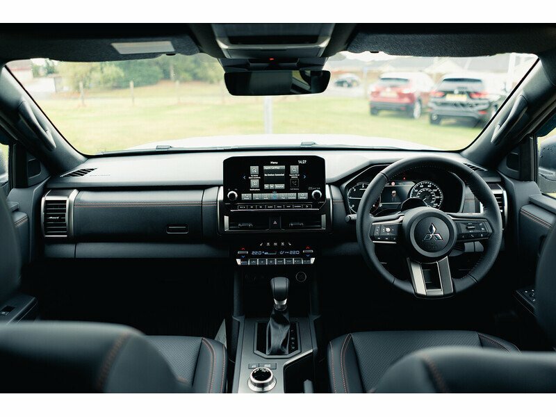 Mitsubishi L200 Barbarian White #3