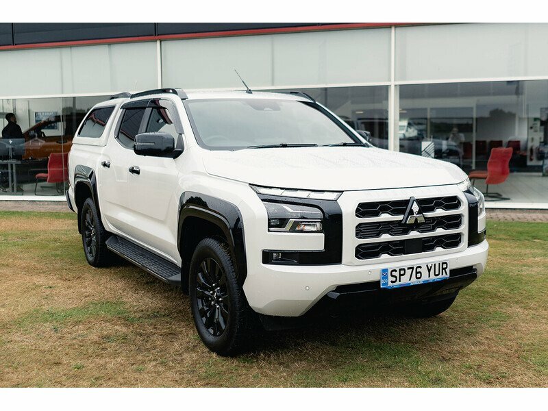Mitsubishi L200 Barbarian White
