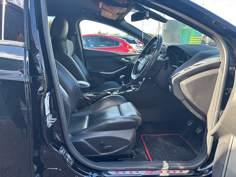 Ford Focus 1.0 Ecoboost 125 Titanium Silver #24