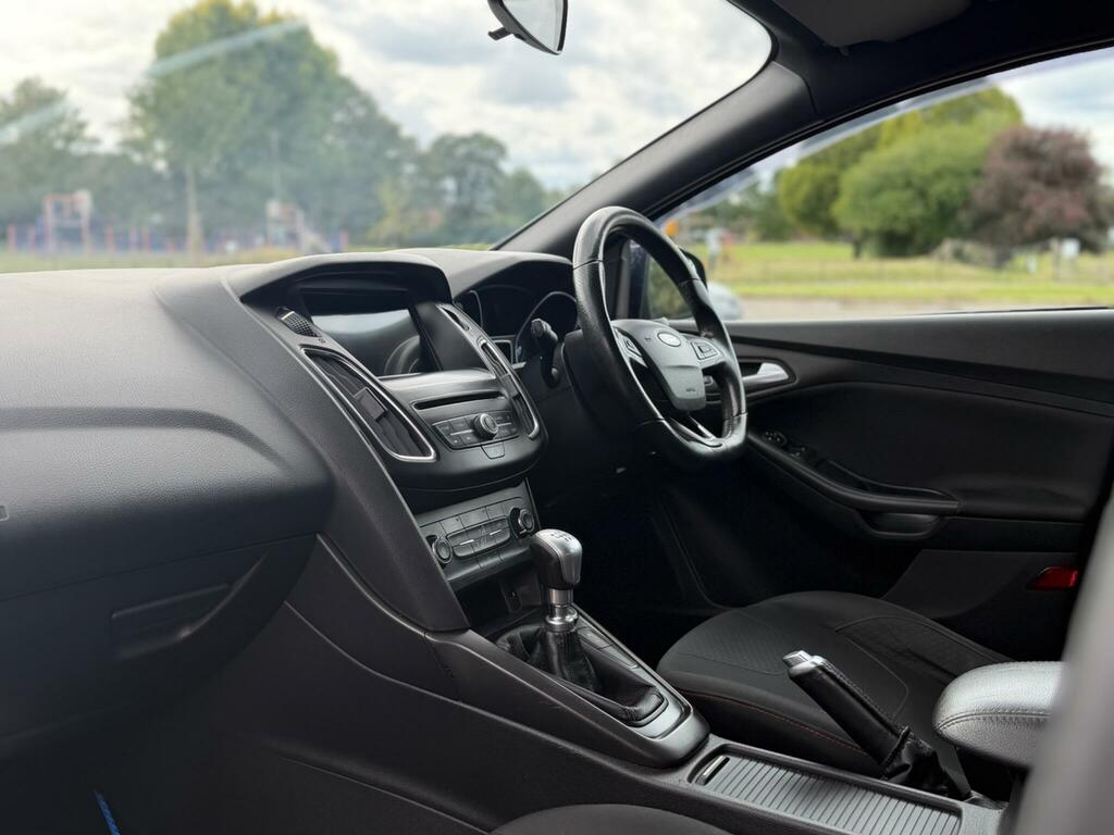 Ford Focus St-line Black #5